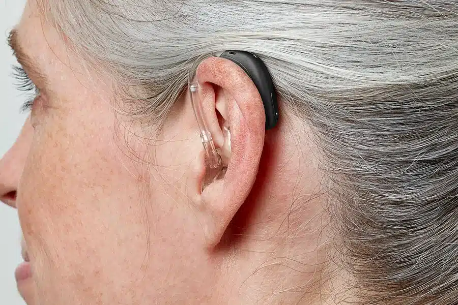 miniBTE R H1 2023 C063DiamondBlack AngleB45 Close up In On Ear MS 5941 Woman 1200x800px Original file